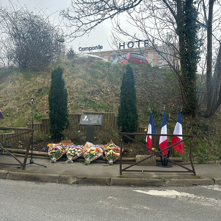 Aucune description de photo disponible.